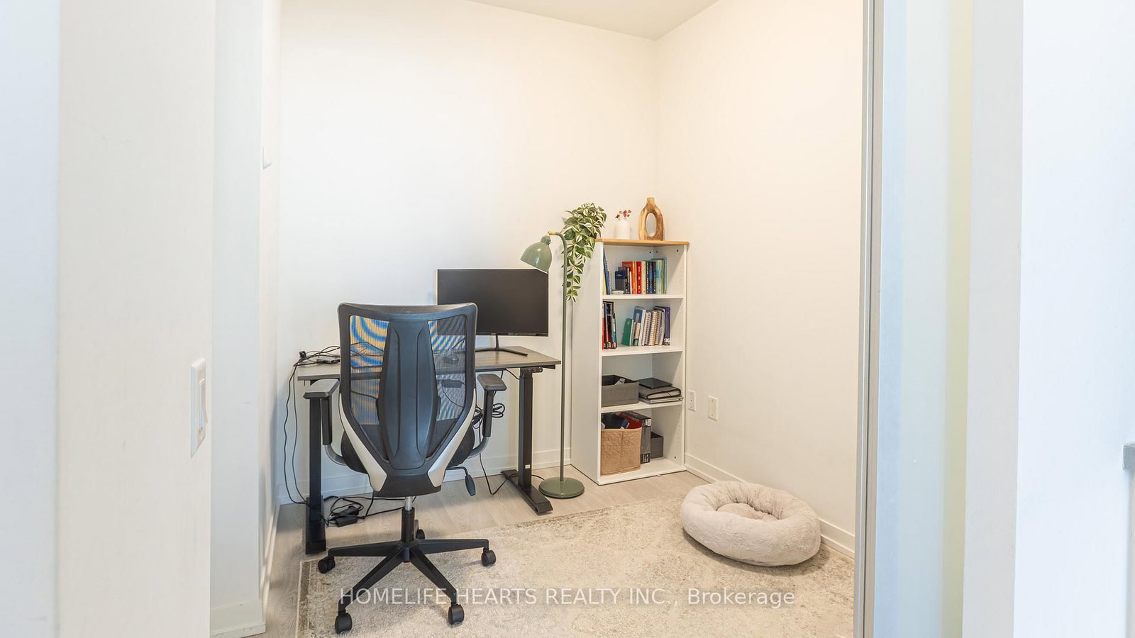 8868 Yonge Street, Unit 818 - Photo 19