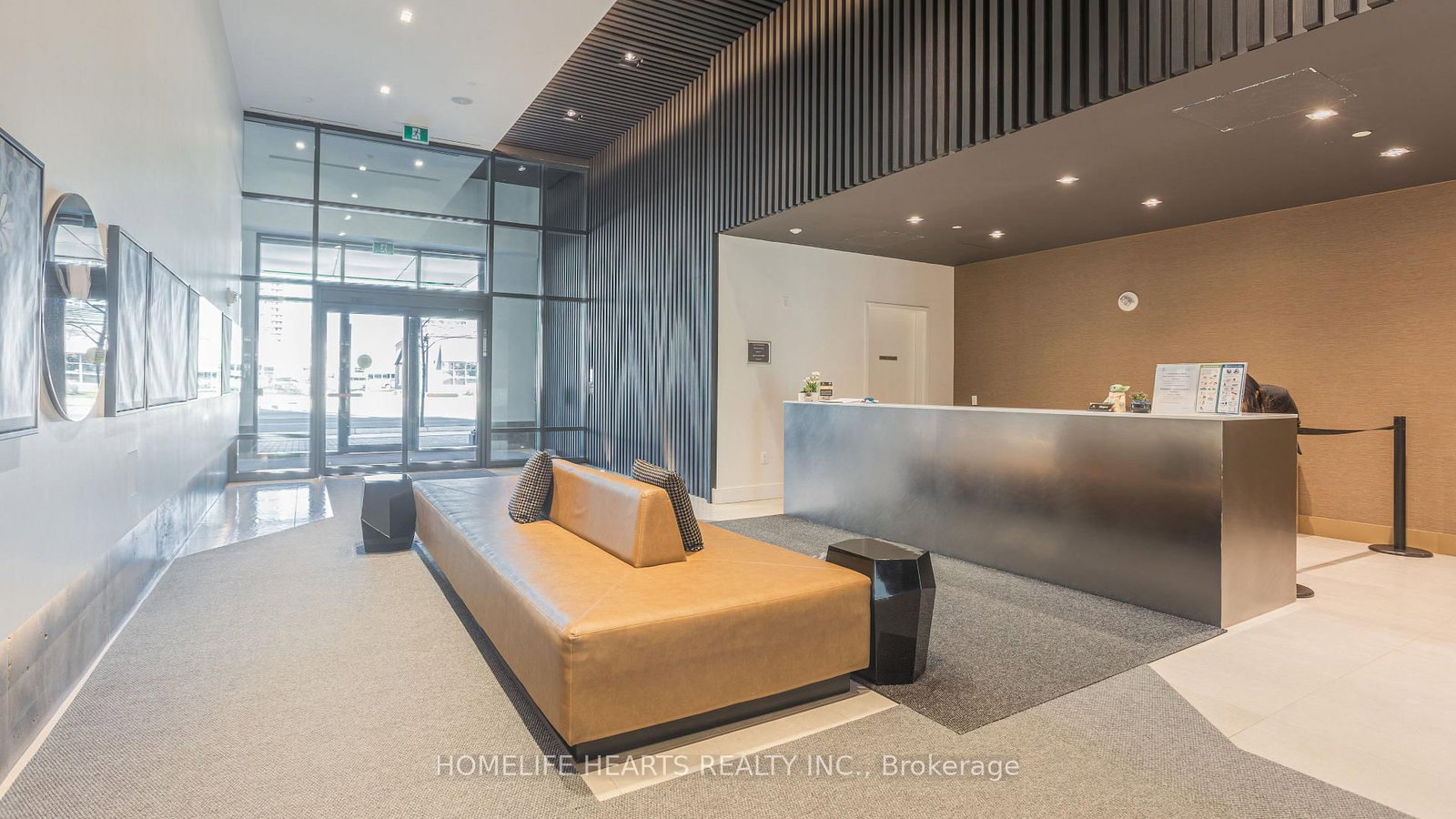 8868 Yonge Street, Unit 818 - Photo 2