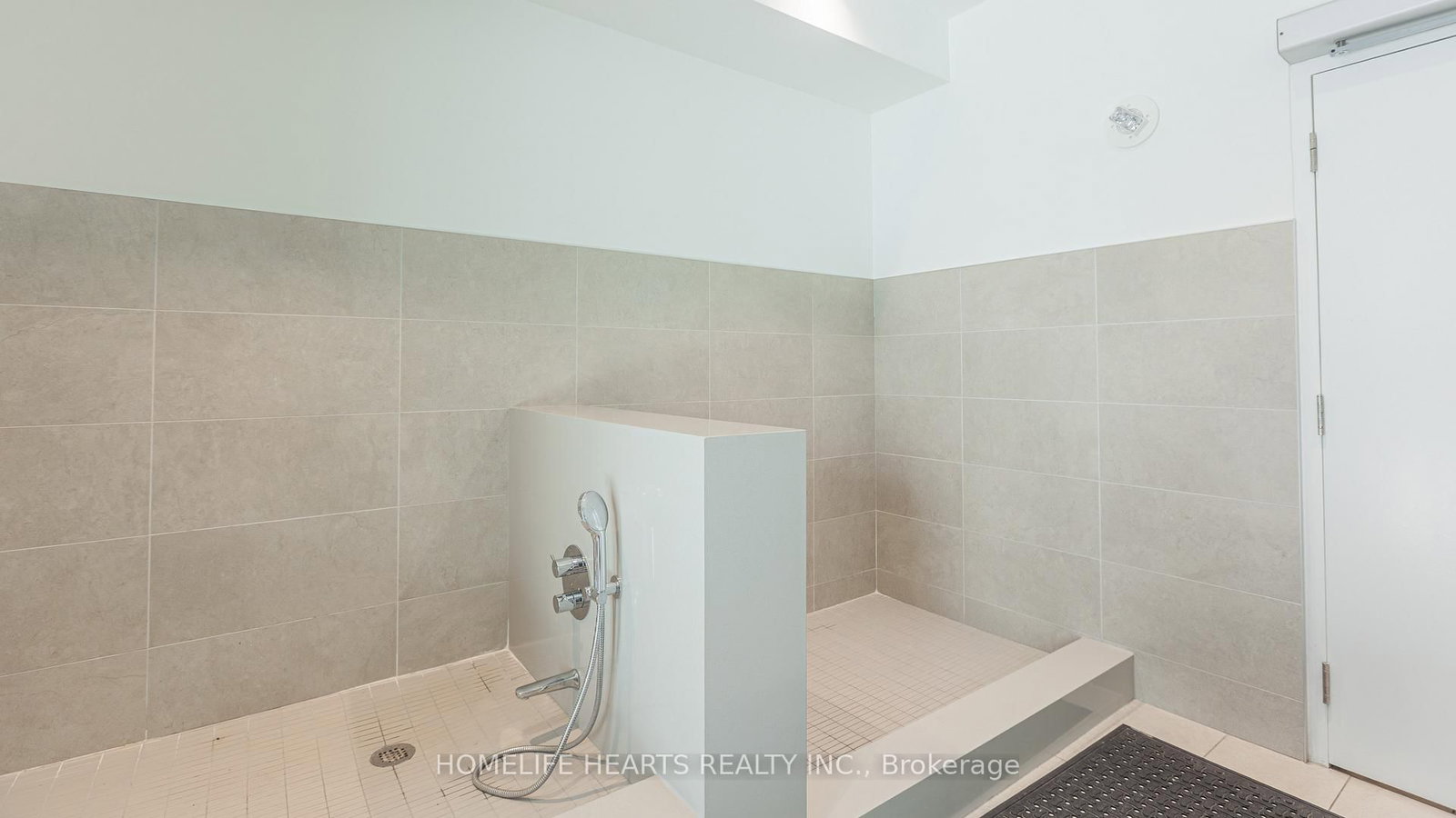 8868 Yonge Street, Unit 818 - Photo 30