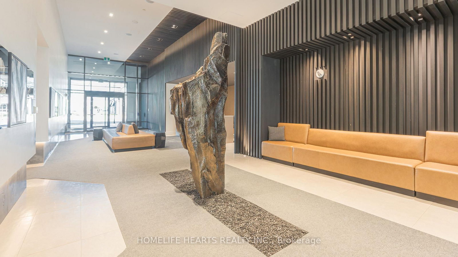 8868 Yonge Street, Unit 818 - Photo 32