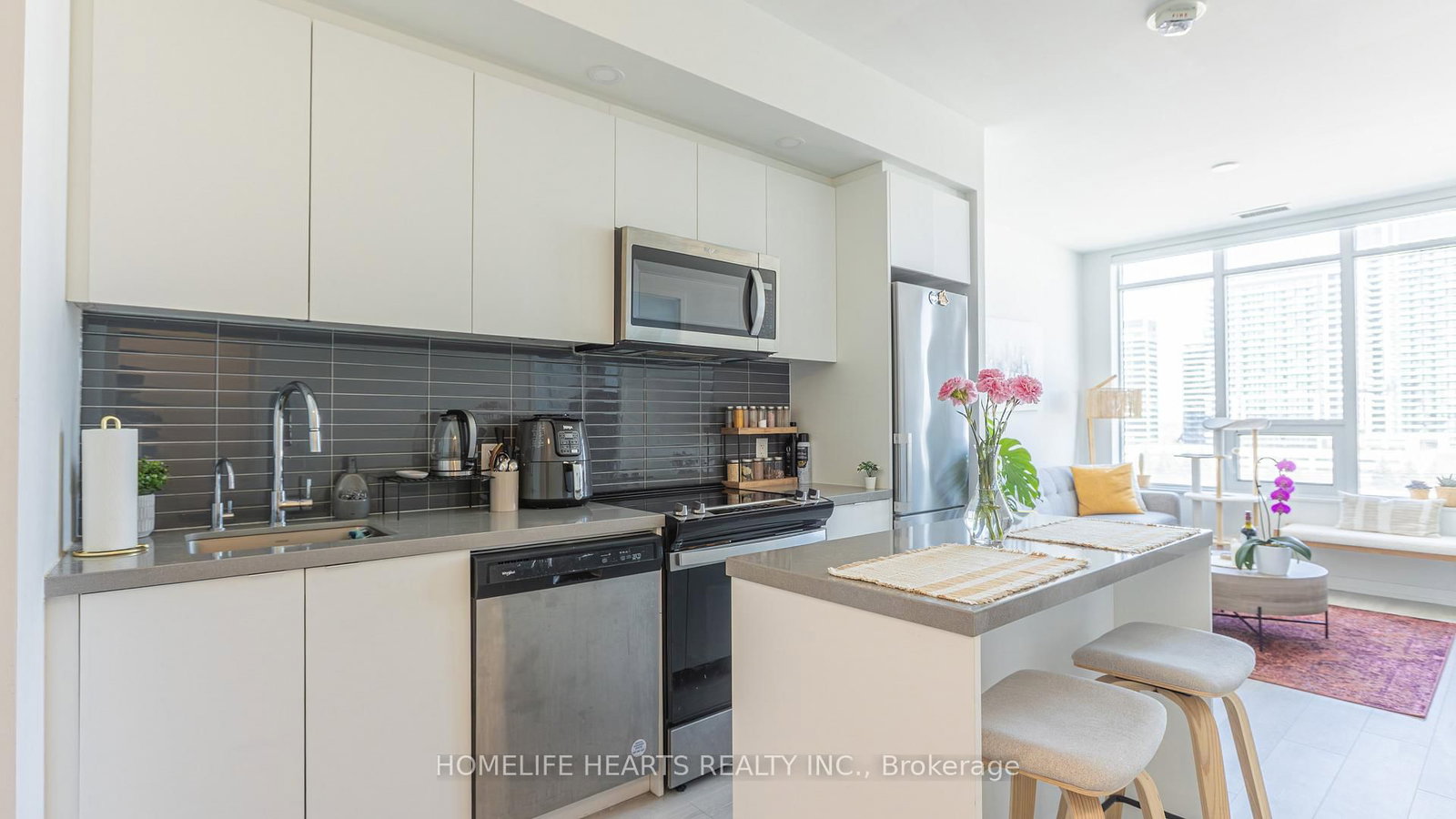 8868 Yonge Street, Unit 818 - Photo 4