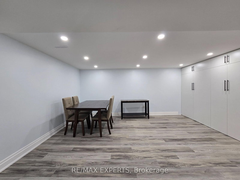 764 Elgin St, Newmarket, L3Y 3B8 | Image 3