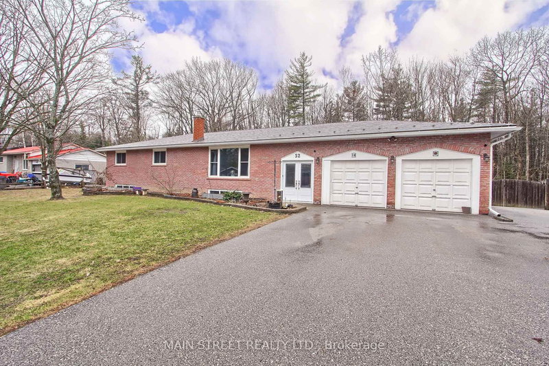 52 Maple Ave, Georgina, L0E 1R0 | Image 2