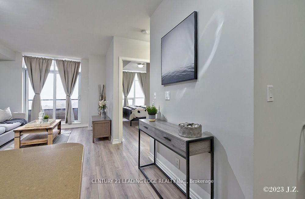 9225 Jane Street, Unit 911 - Photo 11