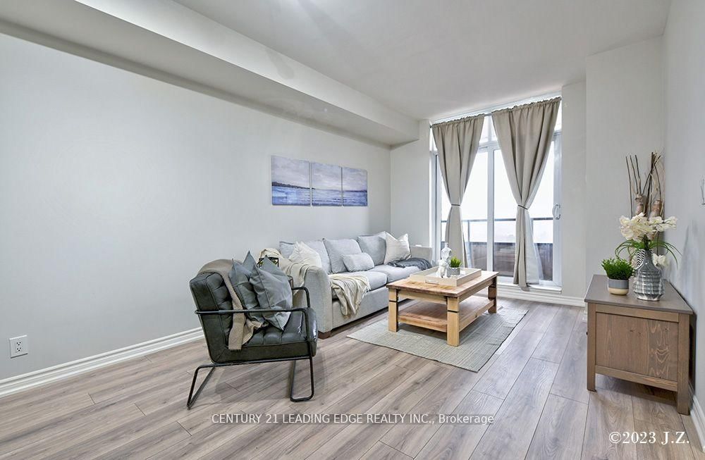 9225 Jane Street, Unit 911 - Photo 12