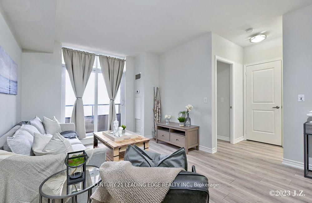 9225 Jane Street, Unit 911 - Photo 13