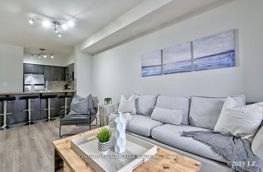 9225 Jane Street, Unit 911 - Photo 14