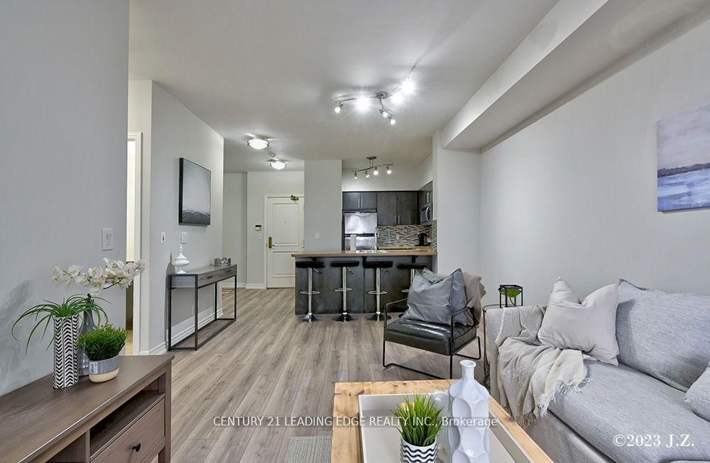 9225 Jane Street, Unit 911 - Photo 15