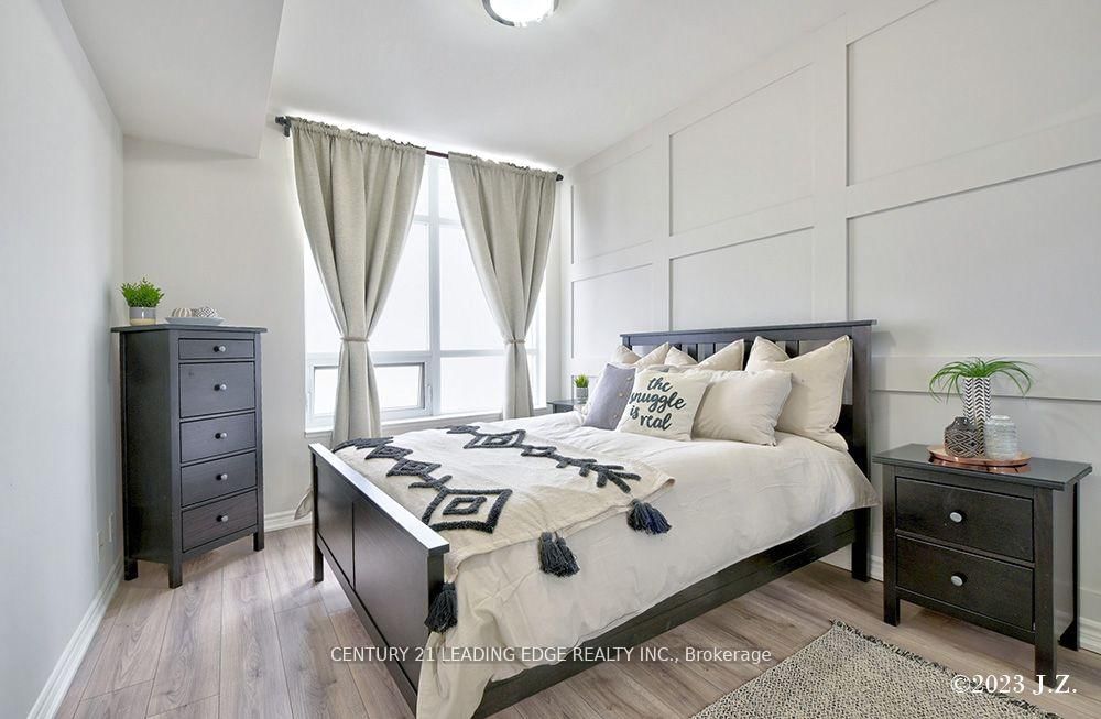 9225 Jane Street, Unit 911 - Photo 16