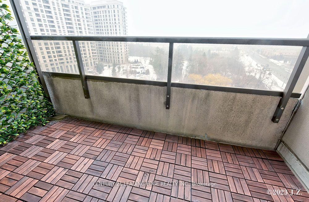 9225 Jane Street, Unit 911 - Photo 20