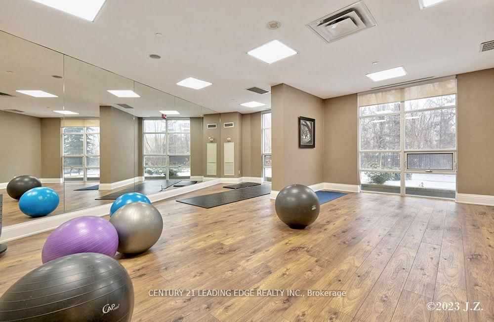 9225 Jane Street, Unit 911 - Photo 25