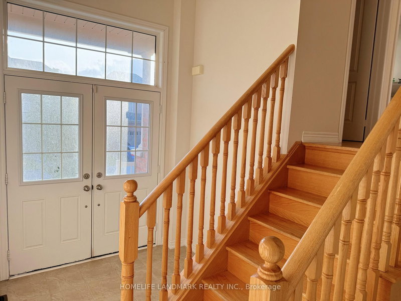 35 Hyacinth St, Markham, L6E 0P4 | Image 3