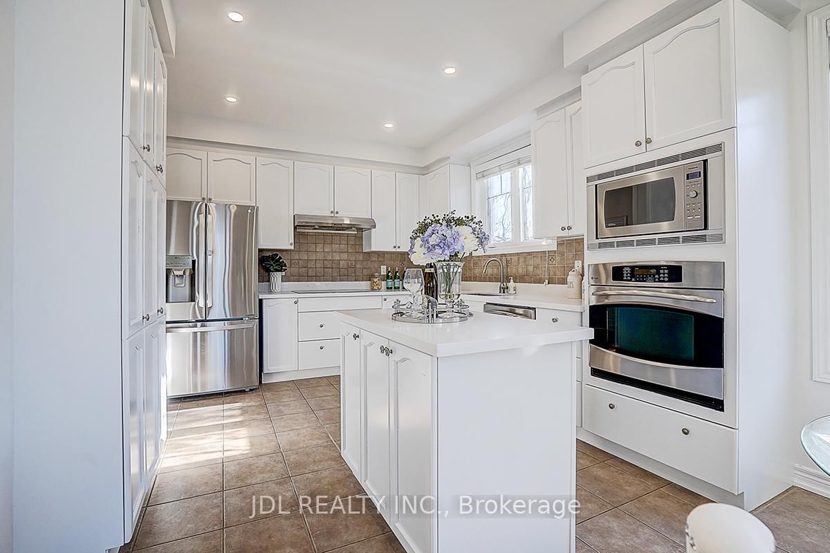 Detached House for sale at 46 Braehead Drive, Richmond Hill, Ontario, L4E 0B3 - Jefferson - MLS: N12988168