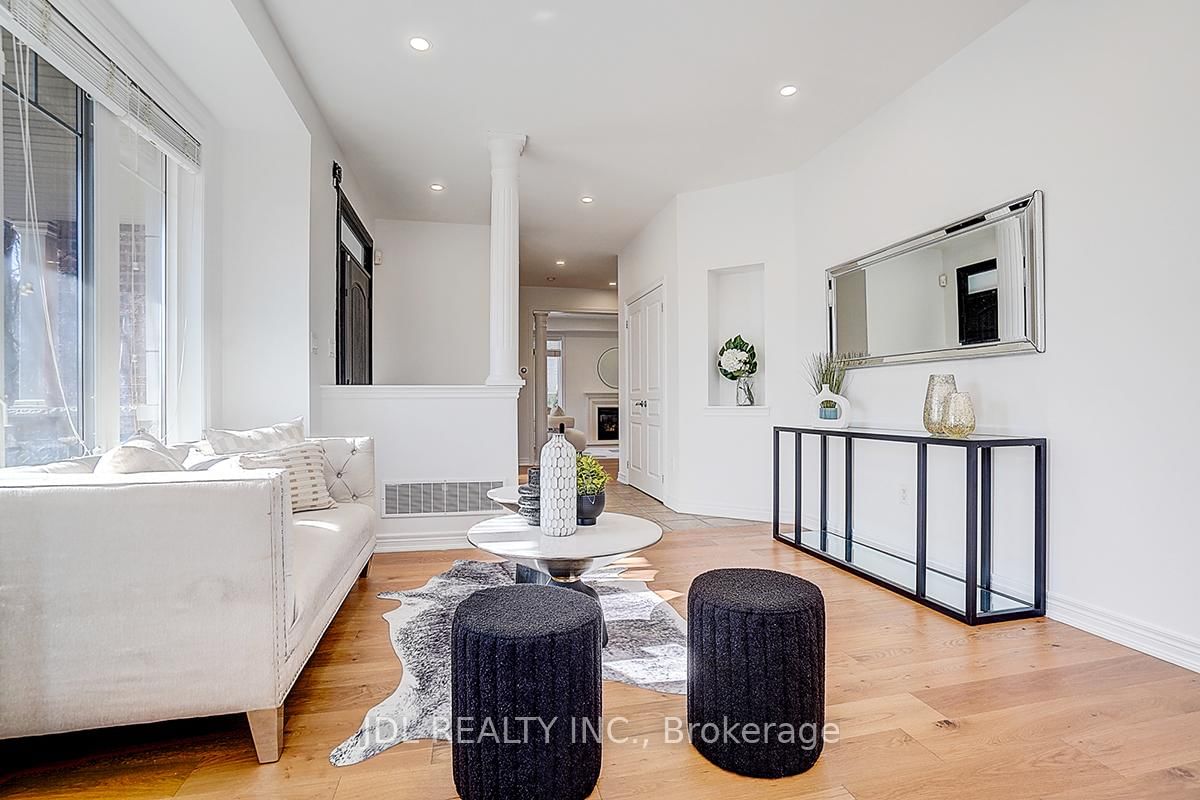 Detached House for sale at 46 Braehead Drive, Richmond Hill, Ontario, L4E 0B3 - Jefferson - MLS: N12988168