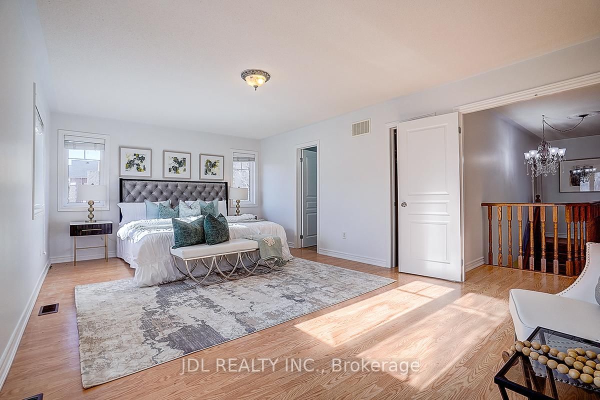 Detached House for sale at 46 Braehead Drive, Richmond Hill, Ontario, L4E 0B3 - Jefferson - MLS: N12988168