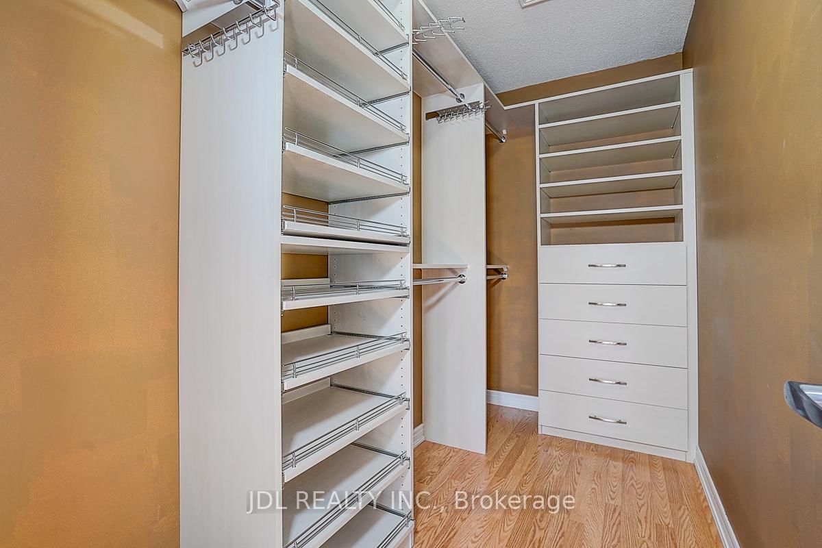 Detached House for sale at 46 Braehead Drive, Richmond Hill, Ontario, L4E 0B3 - Jefferson - MLS: N12988168