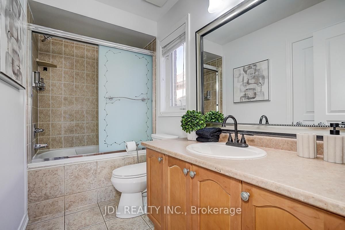 Detached House for sale at 46 Braehead Drive, Richmond Hill, Ontario, L4E 0B3 - Jefferson - MLS: N12988168