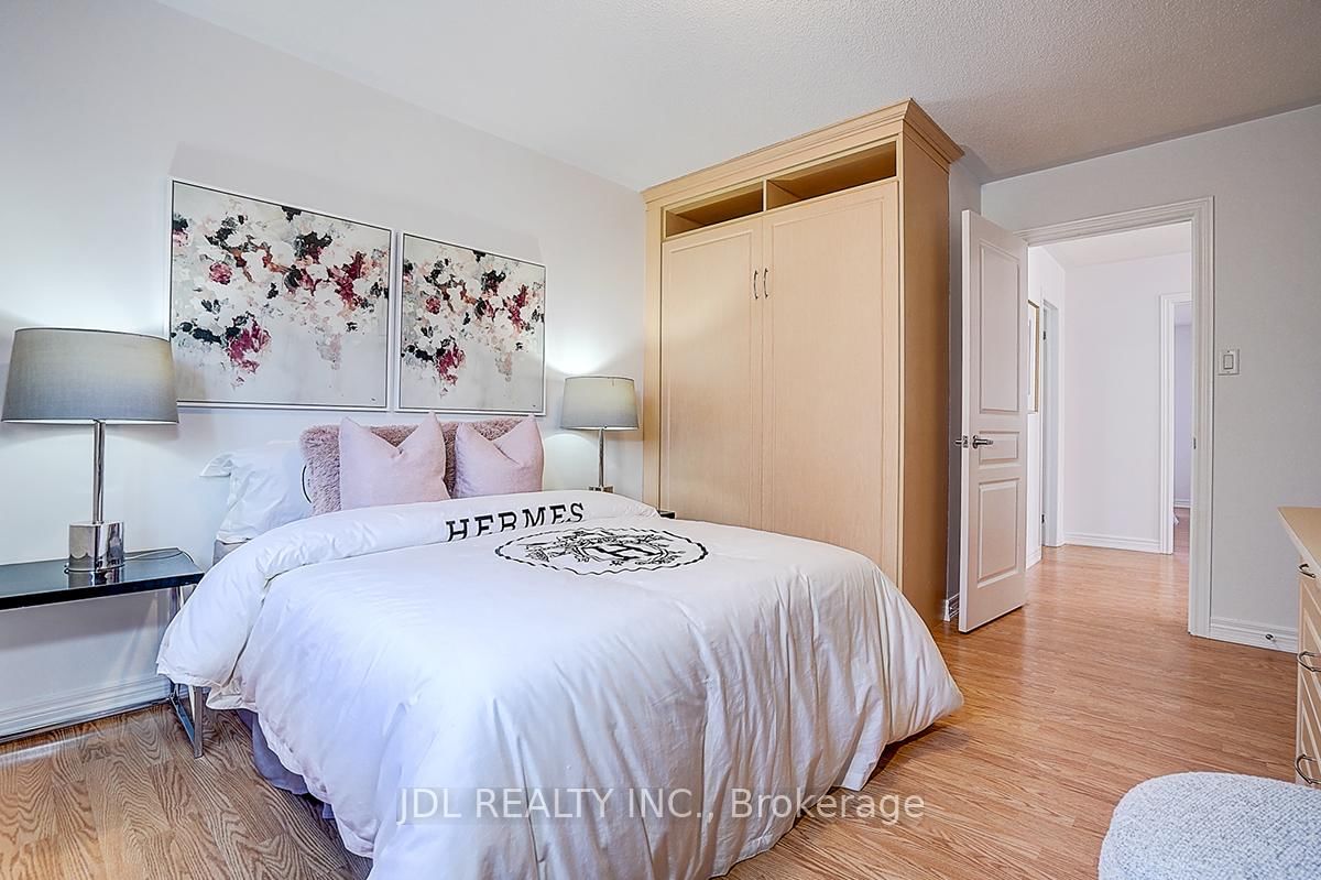 Detached House for sale at 46 Braehead Drive, Richmond Hill, Ontario, L4E 0B3 - Jefferson - MLS: N12988168