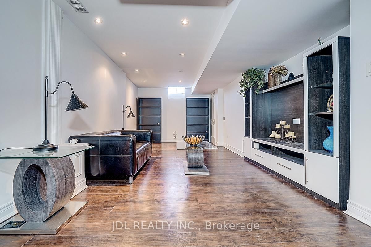 Detached House for sale at 46 Braehead Drive, Richmond Hill, Ontario, L4E 0B3 - Jefferson - MLS: N12988168