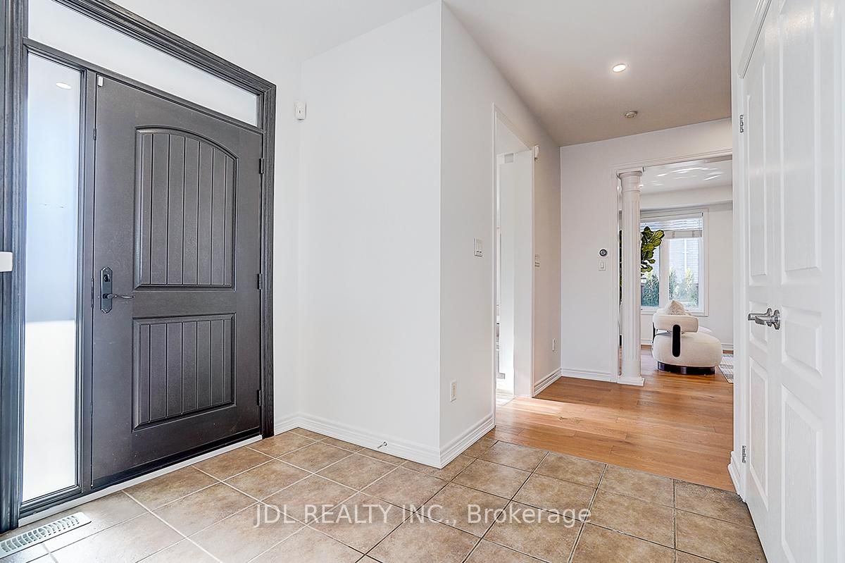 Detached House for sale at 46 Braehead Drive, Richmond Hill, Ontario, L4E 0B3 - Jefferson - MLS: N12988168