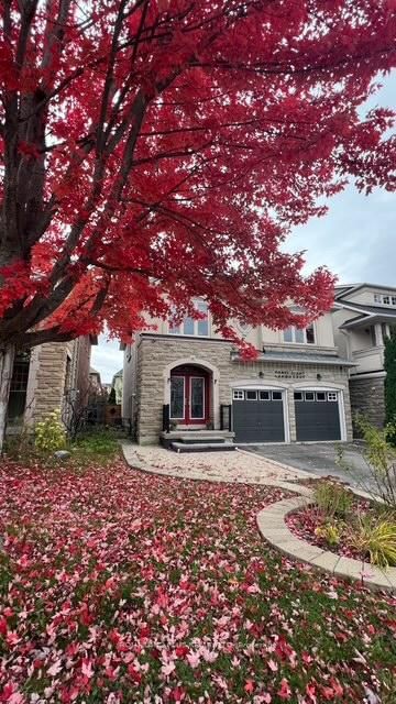 48 Langhorst Cres E, Richmond Hill, L4E 0A9 | Image 2