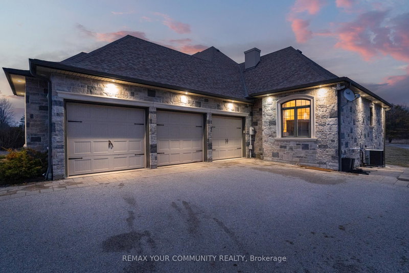 20111 Bathurst St E, East Gwillimbury, L9N 1N3 | Image 2