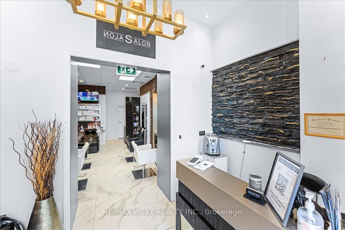 9610 Yonge Street, Unit A8 - Photo 13