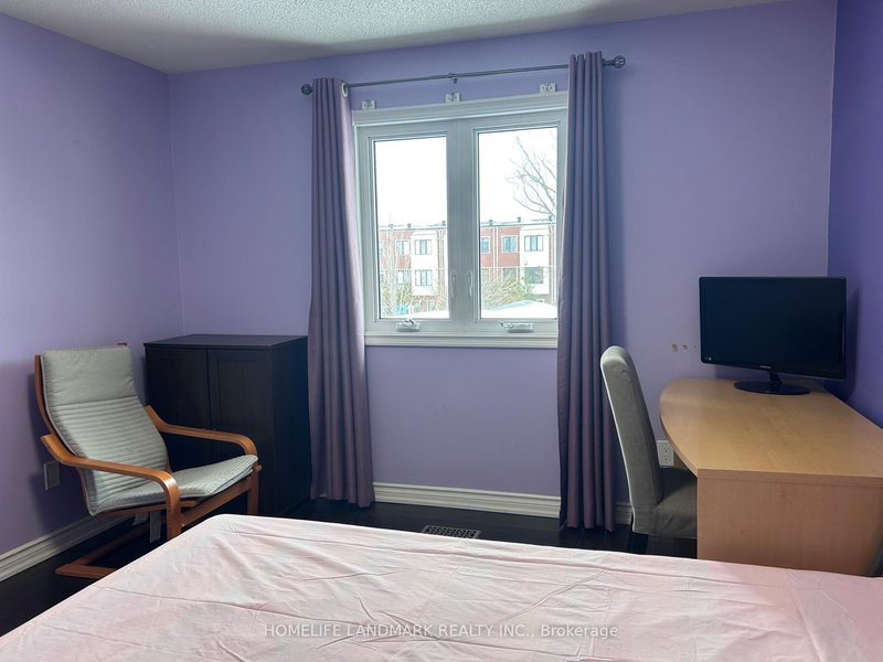 45 Briggs Ave, Richmond Hill, L4B 1N7 | Image 2