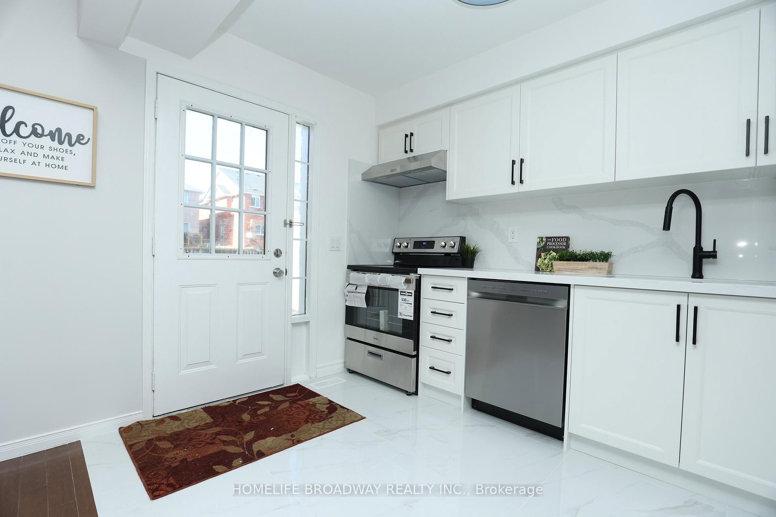 Townhouse for sale at 378 Bur Oak Avenue, Markham, Ontario, L6C 2T9 - Berczy - MLS: N12988554