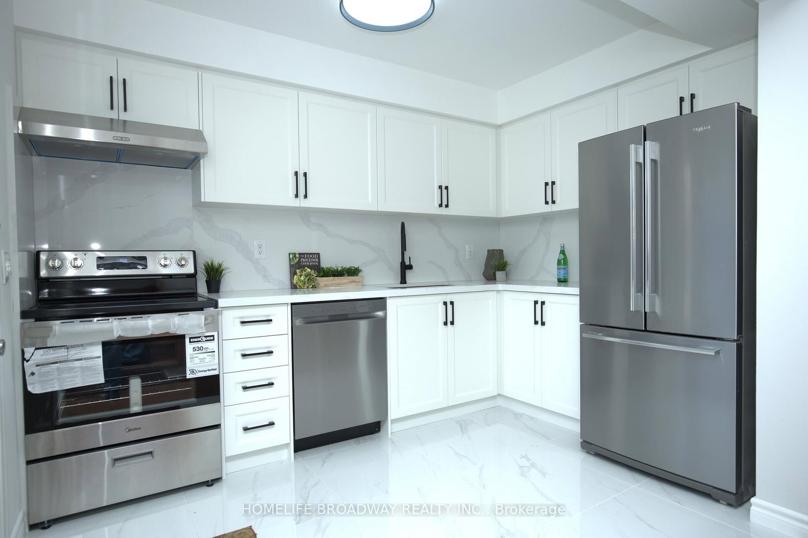 Townhouse for sale at 378 Bur Oak Avenue, Markham, Ontario, L6C 2T9 - Berczy - MLS: N12988554