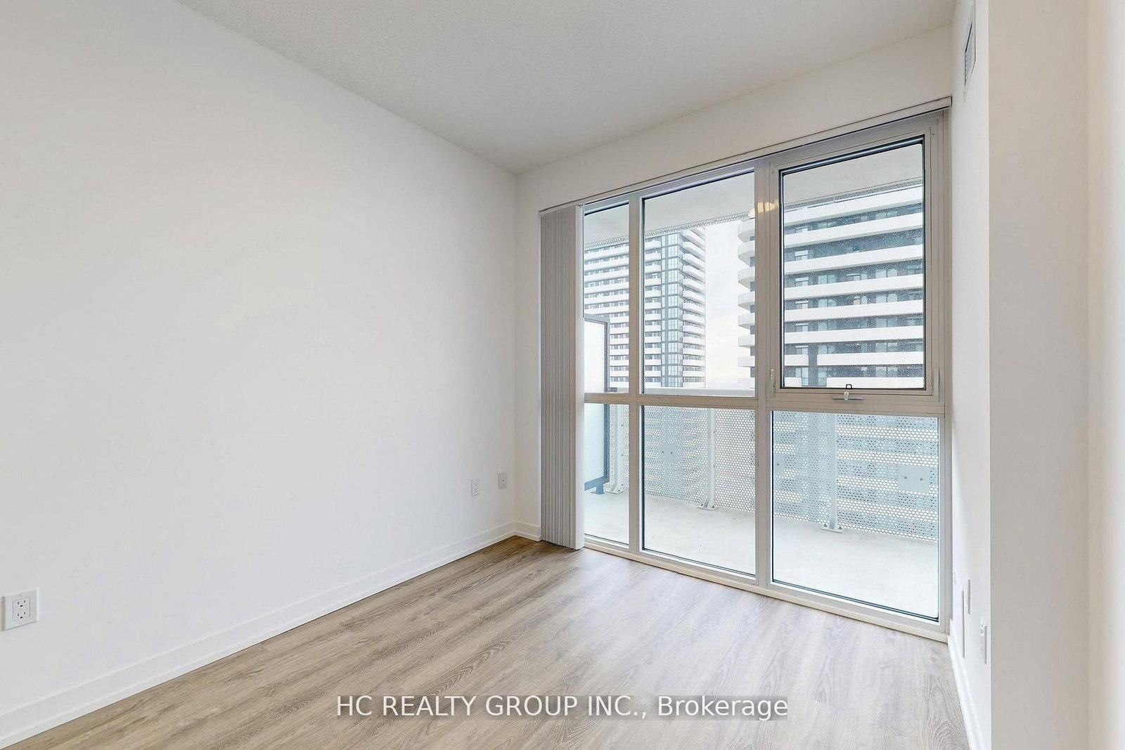 8 Interchange Way, Unit 3101 - Photo 11