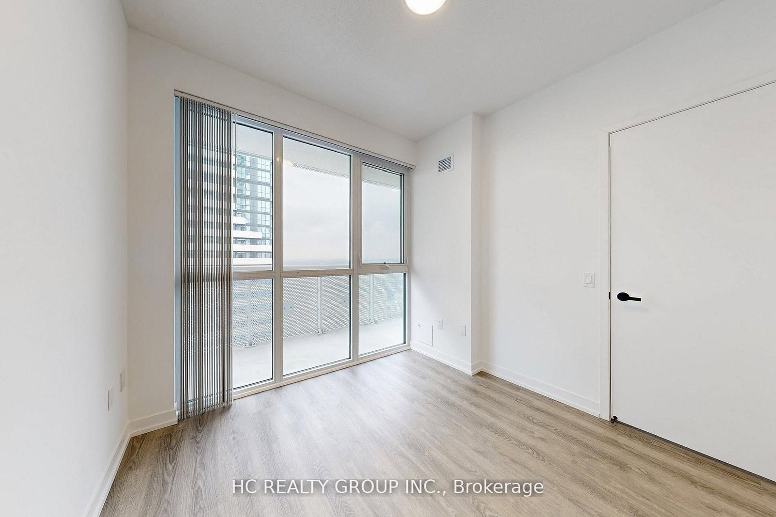8 Interchange Way, Unit 3101 - Photo 12