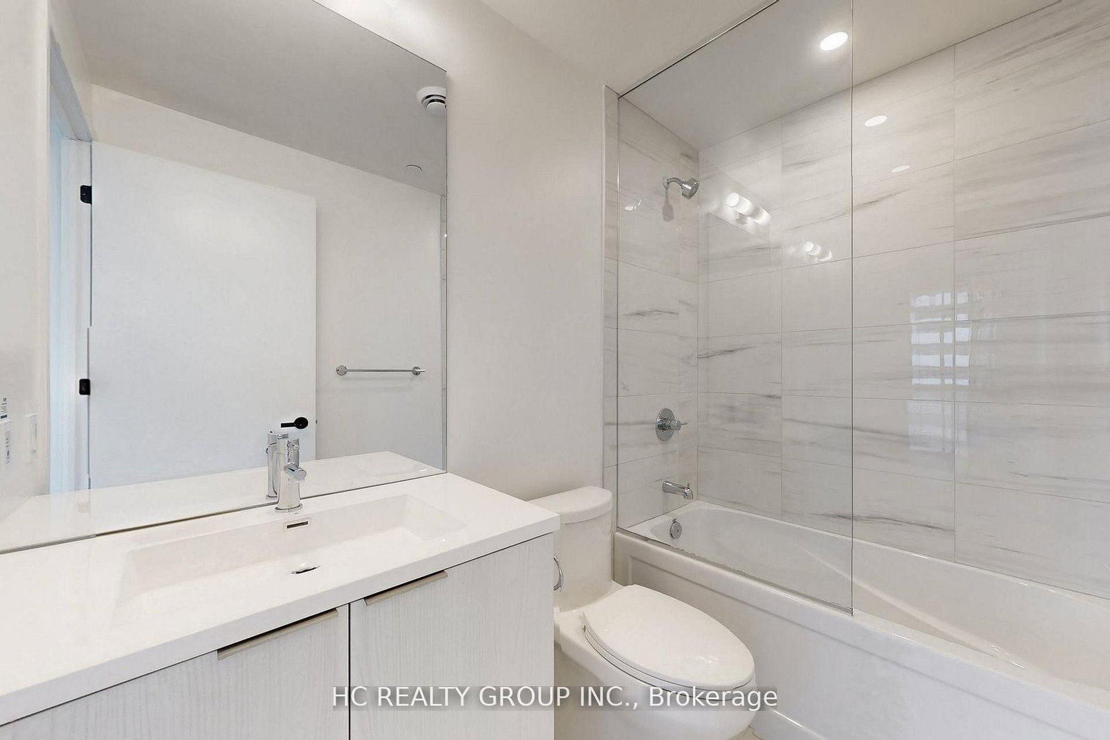 8 Interchange Way, Unit 3101 - Photo 14