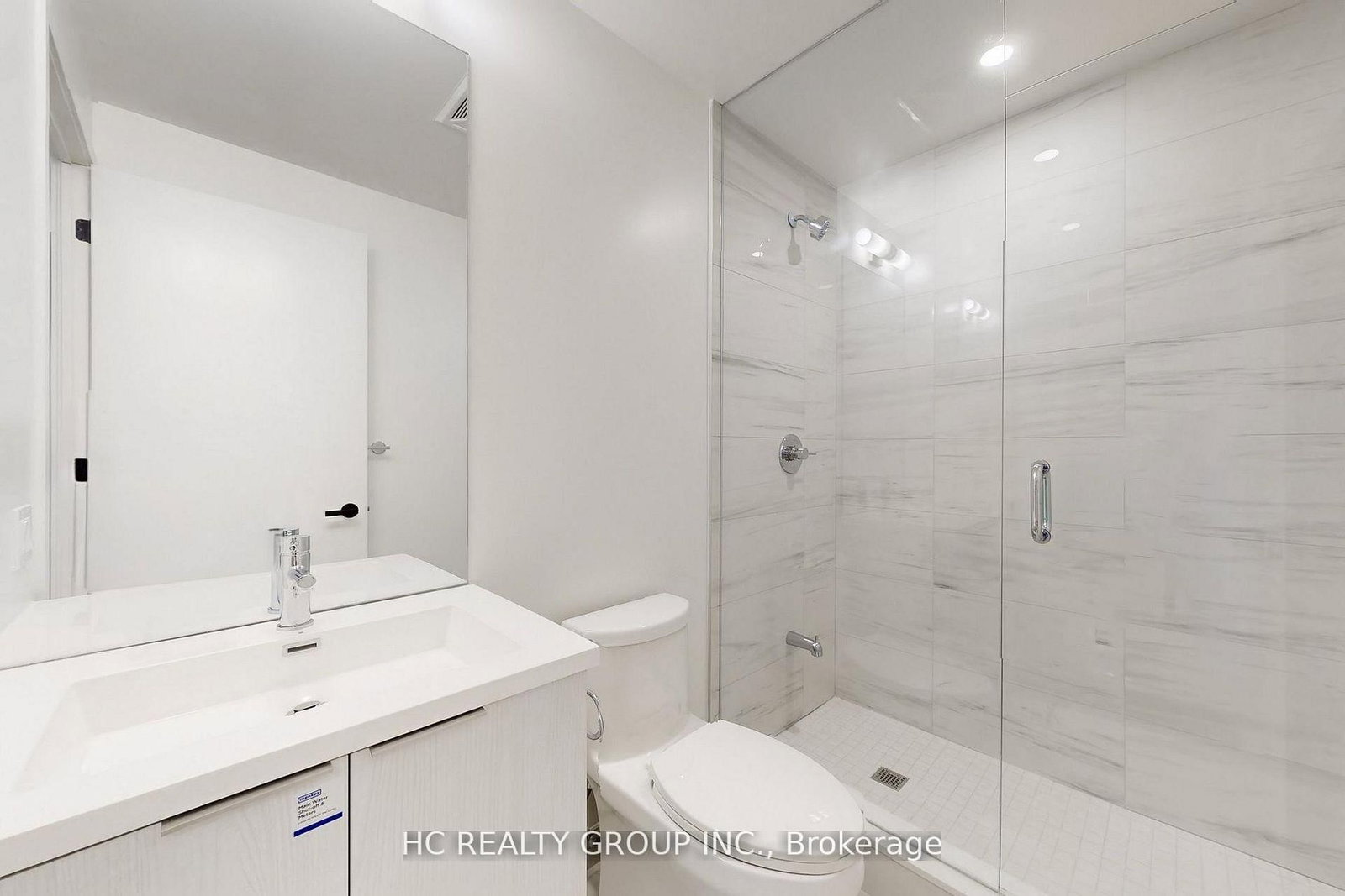 8 Interchange Way, Unit 3101 - Photo 16