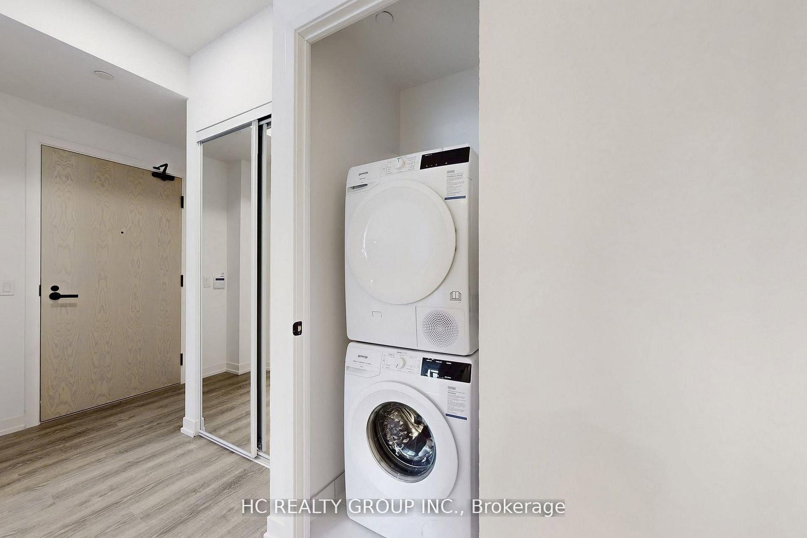 8 Interchange Way, Unit 3101 - Photo 17