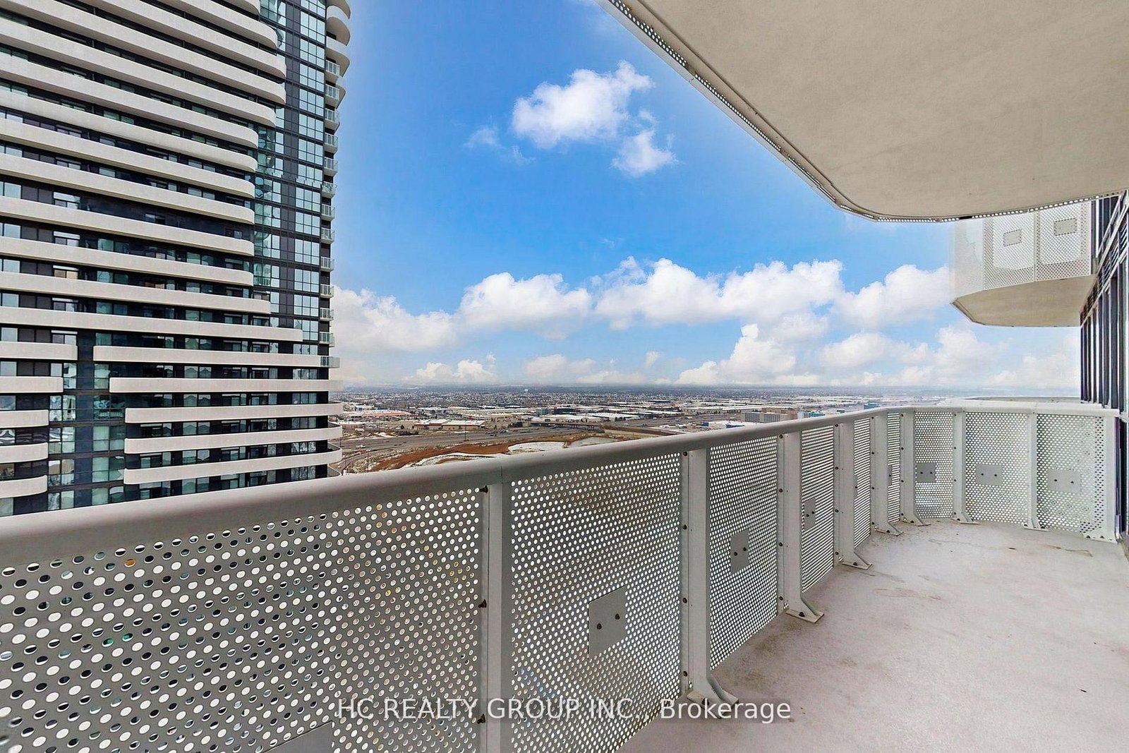 8 Interchange Way, Unit 3101 - Photo 19