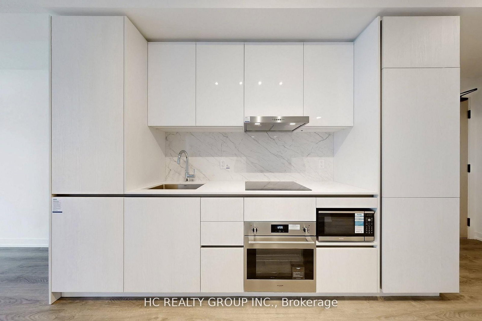 8 Interchange Way, Unit 3101 - Photo 8