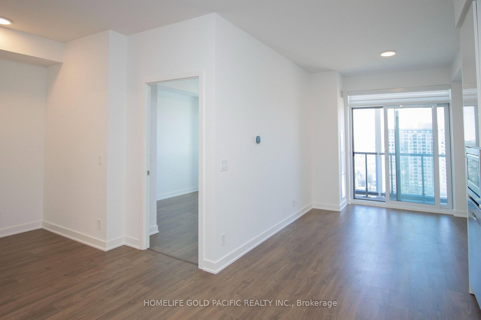 30 Upper Mall Way, Unit 1506 - Photo 5