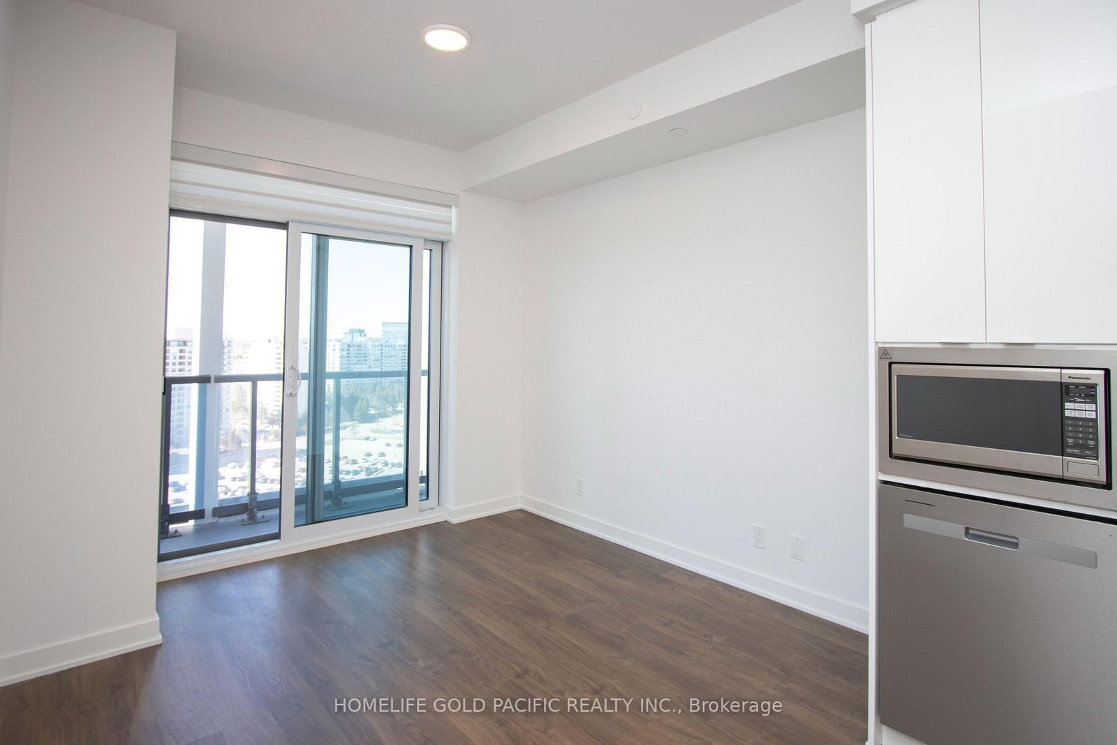 30 Upper Mall Way, Unit 1506 - Photo 8