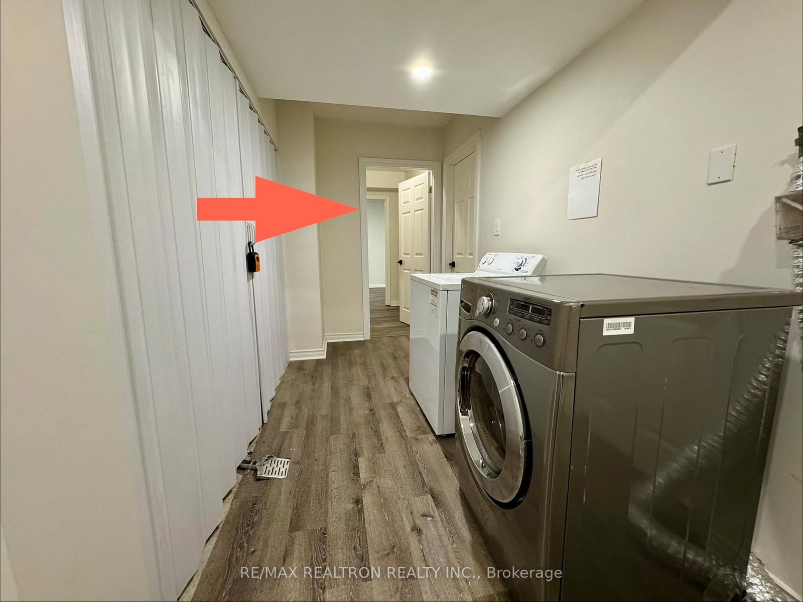 210 Old Yonge #Basement Street - Photo 4