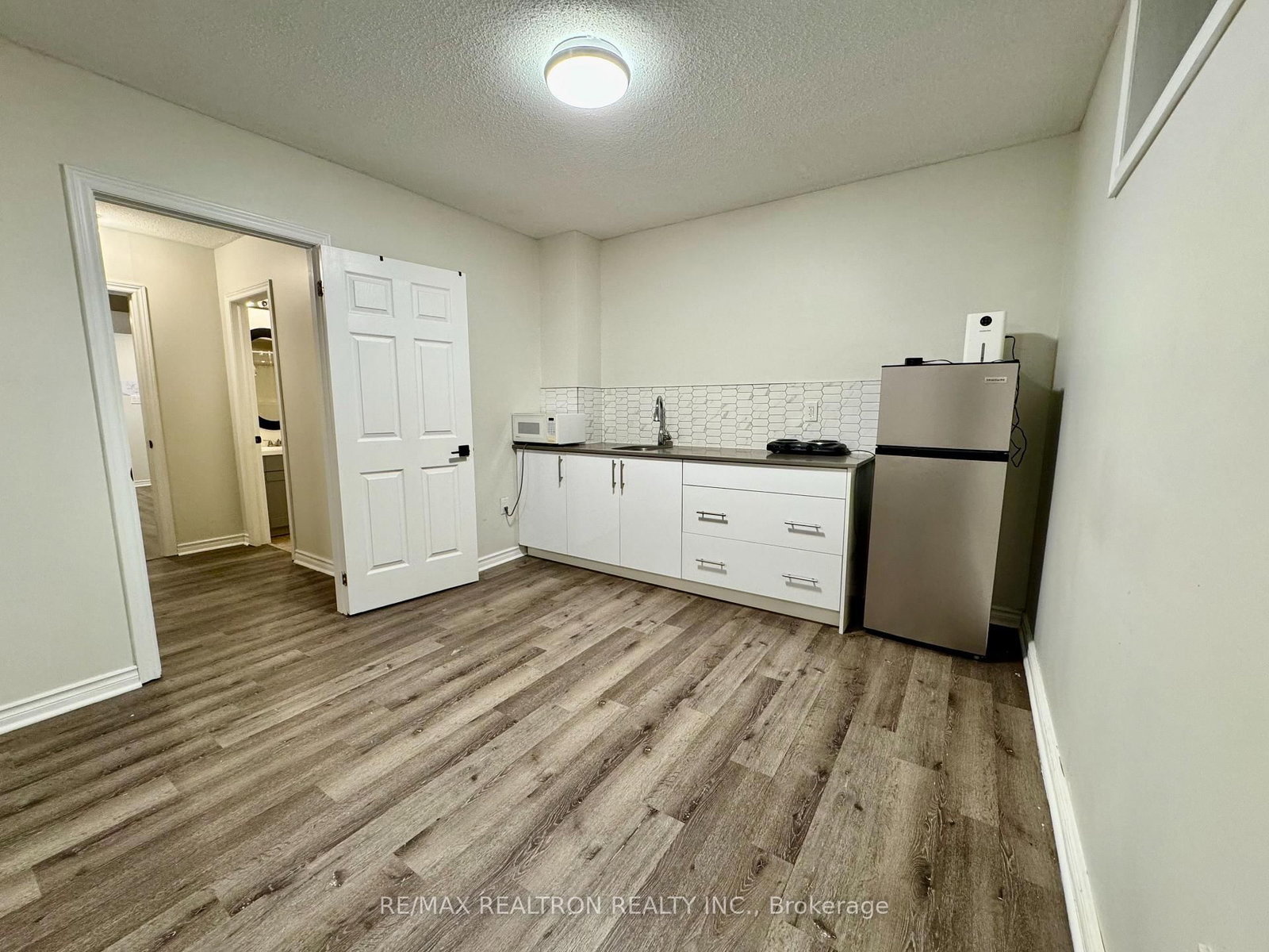 210 Old Yonge #Basement Street - Photo 7