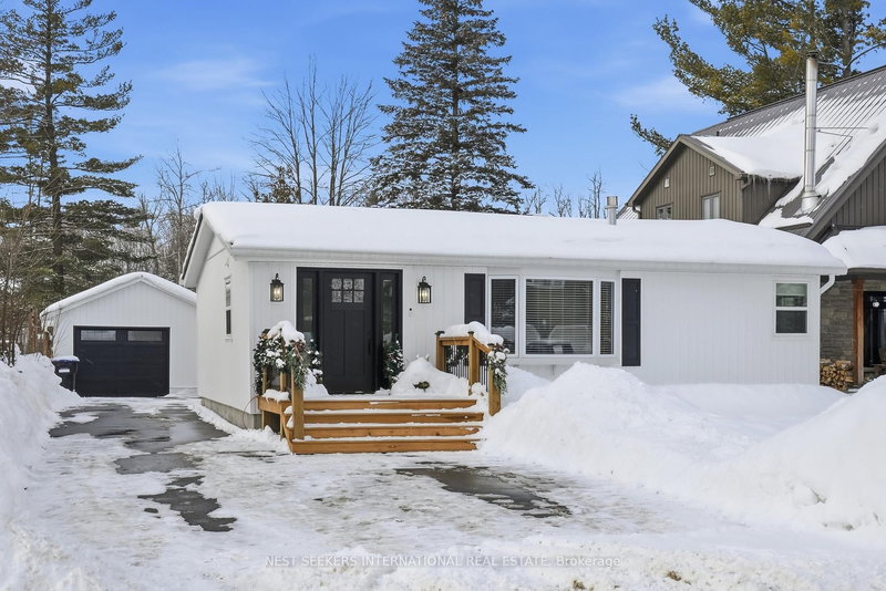 920 Barry Ave, Innisfil, L0L 1W0 | Image 2