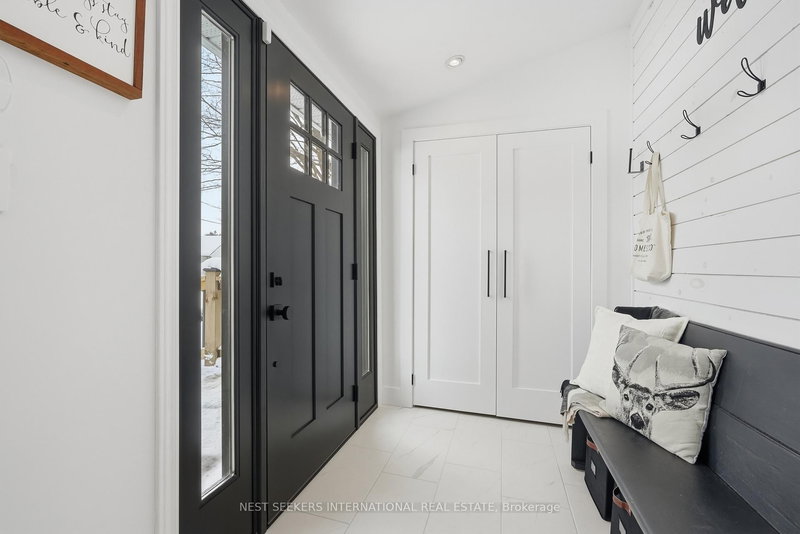 920 Barry Ave, Innisfil, L0L 1W0 | Image 3