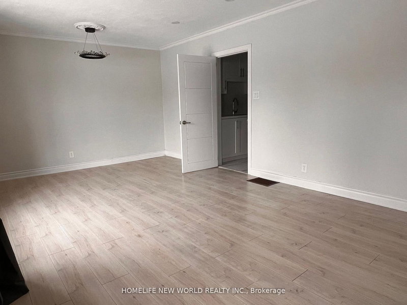 Main - 98 Thornton Ave, Bradford West Gwillimbury, L3Z 1N4 | Image 3