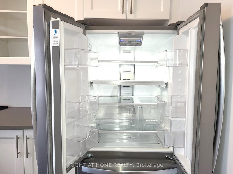 232 - 9580 Islington Ave, Vaughan, L4L 1A7 | Image 3