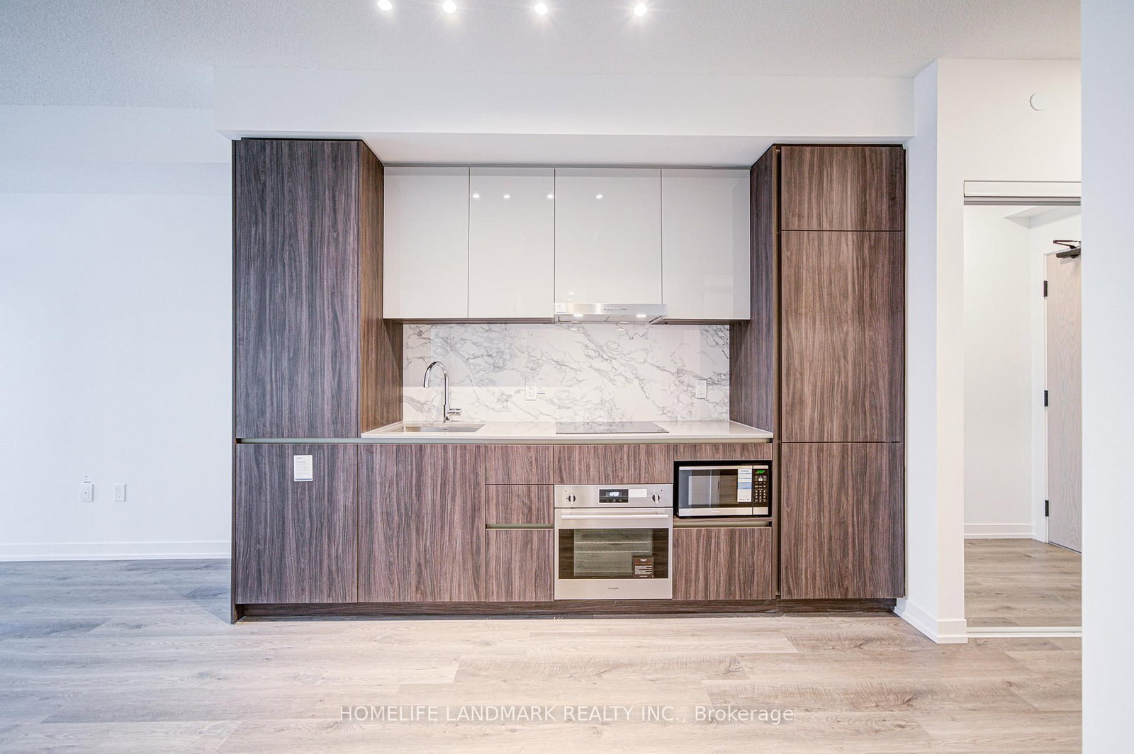 8 interchange Way, Unit 1510 - Photo 4