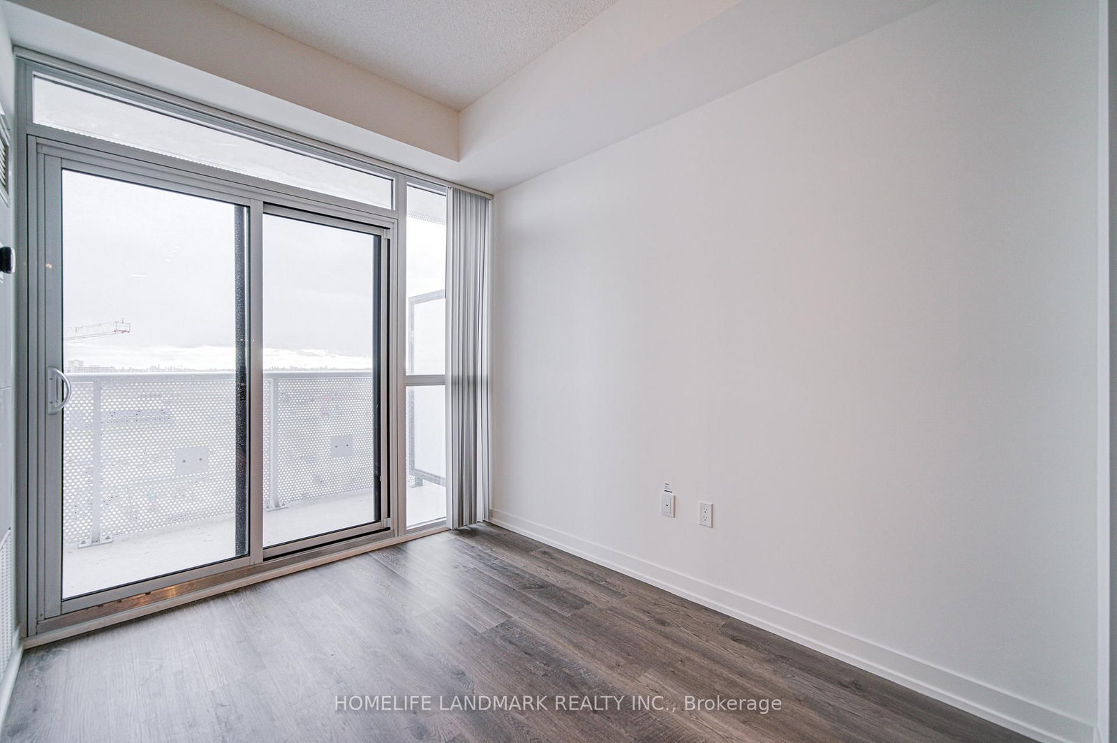 8 interchange Way, Unit 1510 - Photo 9