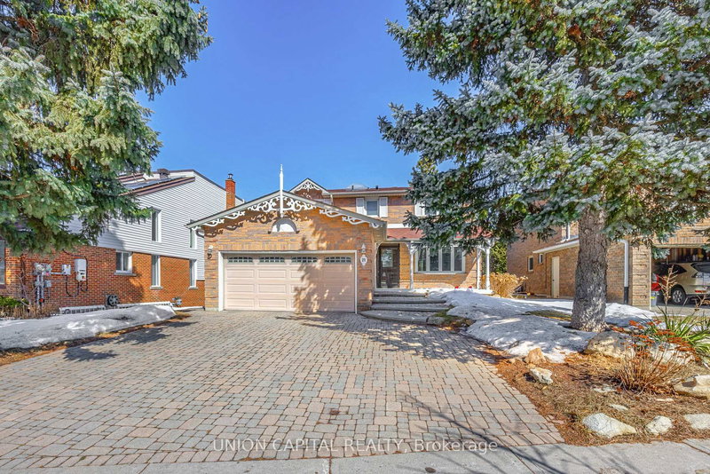 home for lease on Bsmt-21 Kings College Road