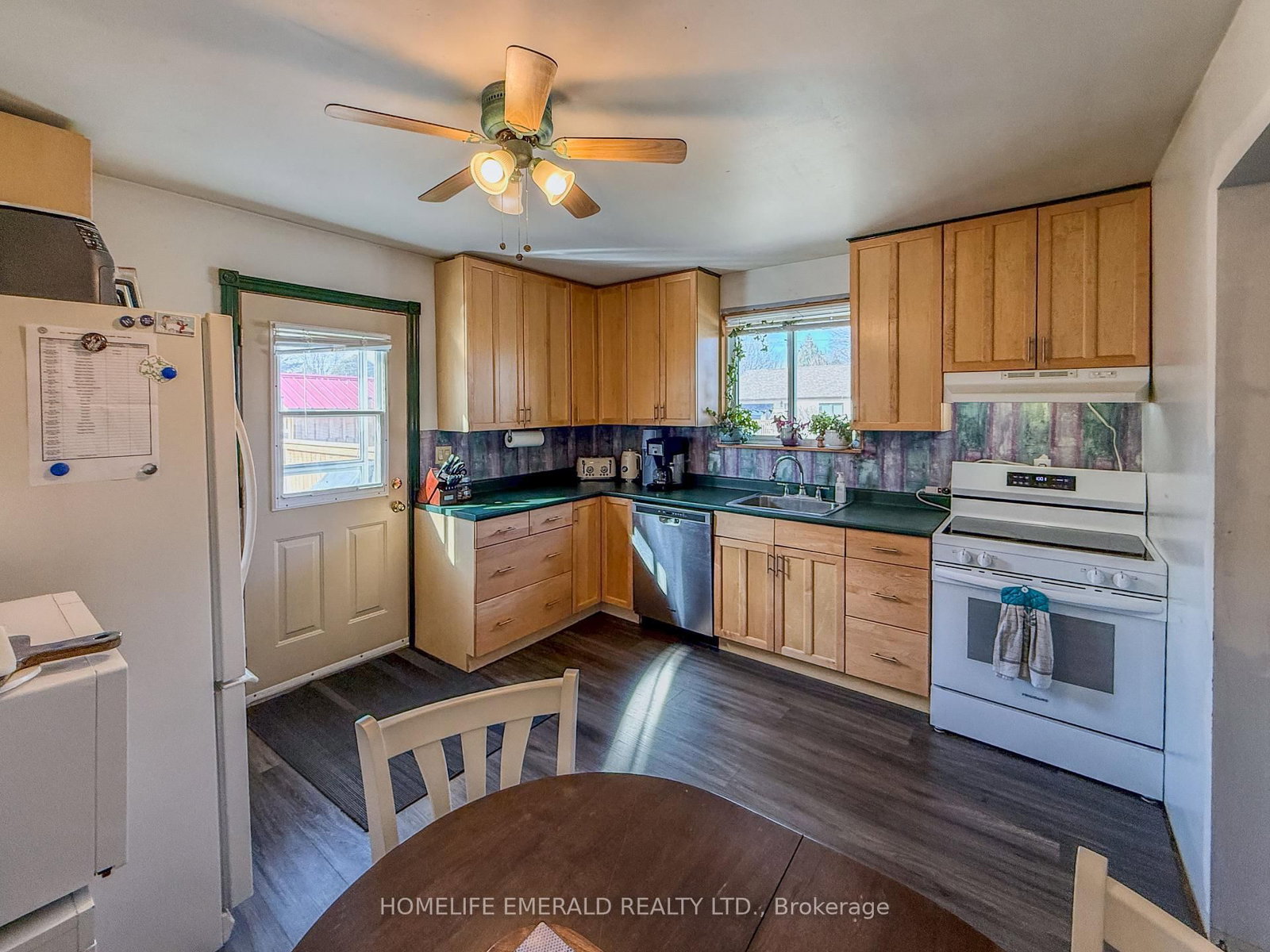 Detached House for sale at 74 VERNON Street, Essa, Ontario, L0M 1B0 - Angus - MLS: N12989110