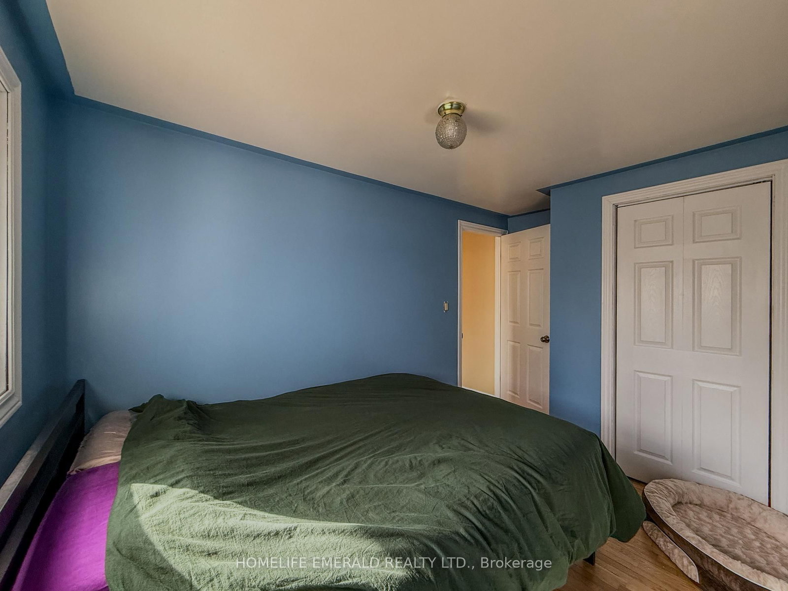 Detached House for sale at 74 VERNON Street, Essa, Ontario, L0M 1B0 - Angus - MLS: N12989110